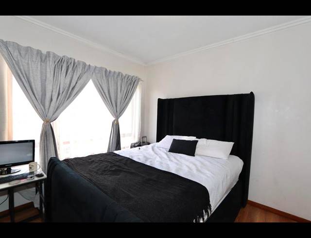 1 BEDROOM PROPERTY TO RENT IN LONEHILL